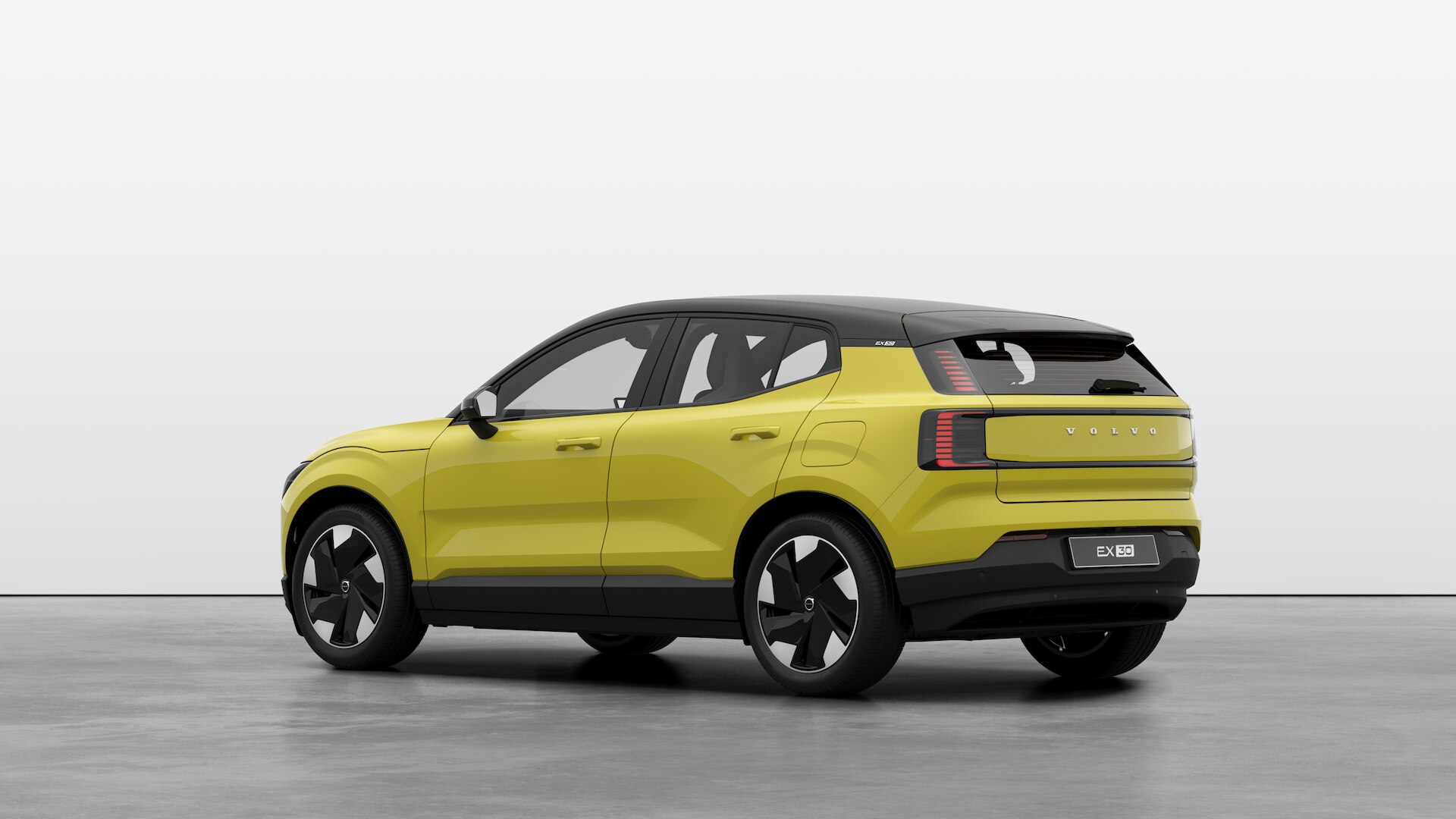  VOLVO EX30 200kW SM Extended Range Plus 69kWh 5dr Auto 4046520