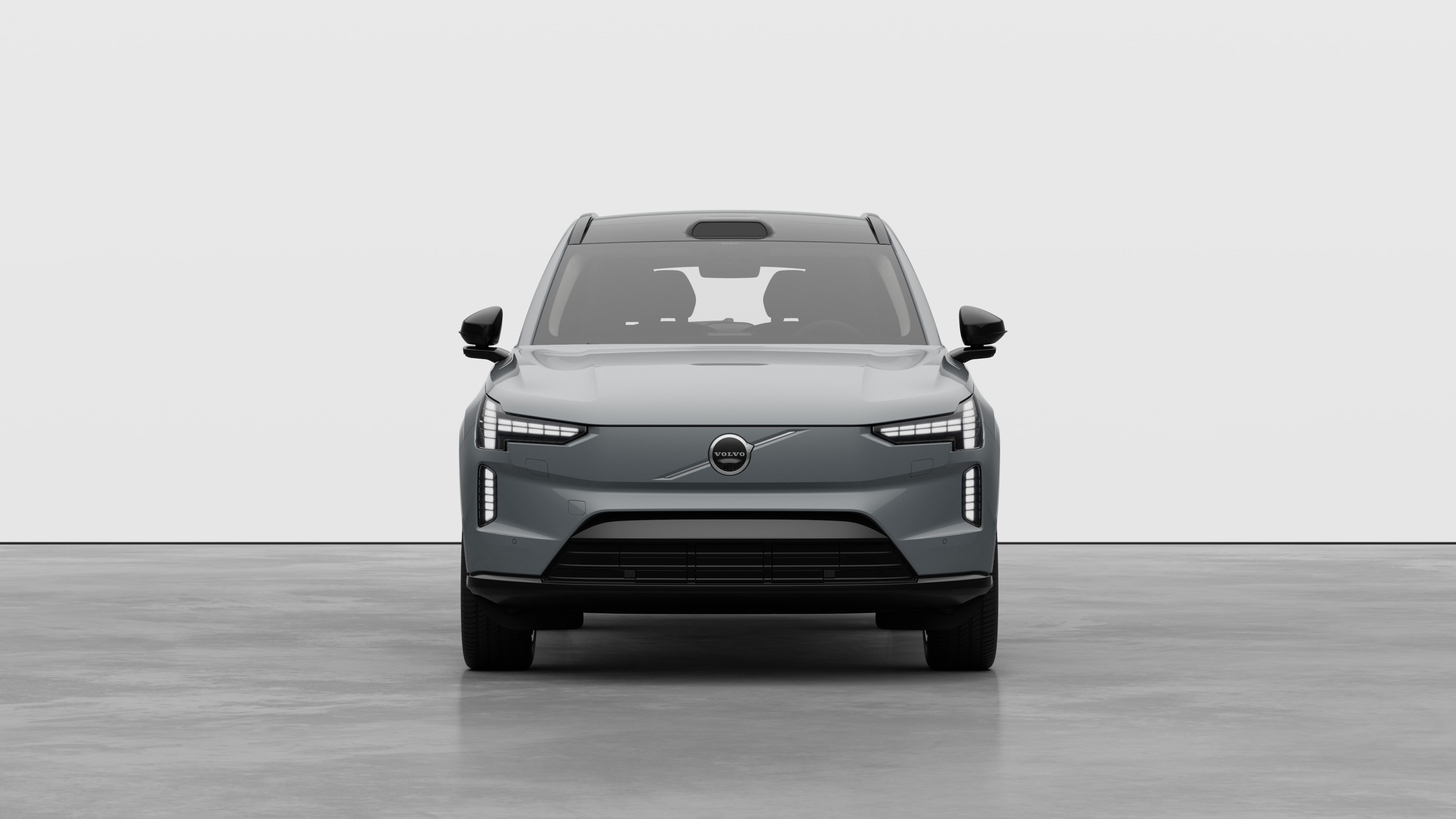 En Volvo i vanlig studiobakgrunn, sett forfra.