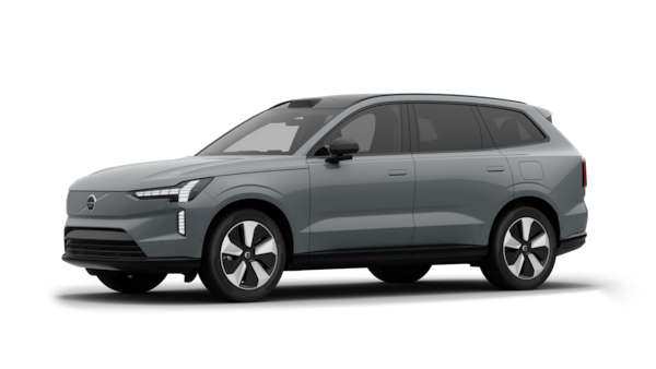 Het exterieur van de Volvo-auto in driekwart aanzicht, duidelijke studioachtergrond.