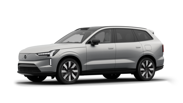 Het exterieur van de Volvo-auto in driekwart aanzicht, duidelijke studioachtergrond.