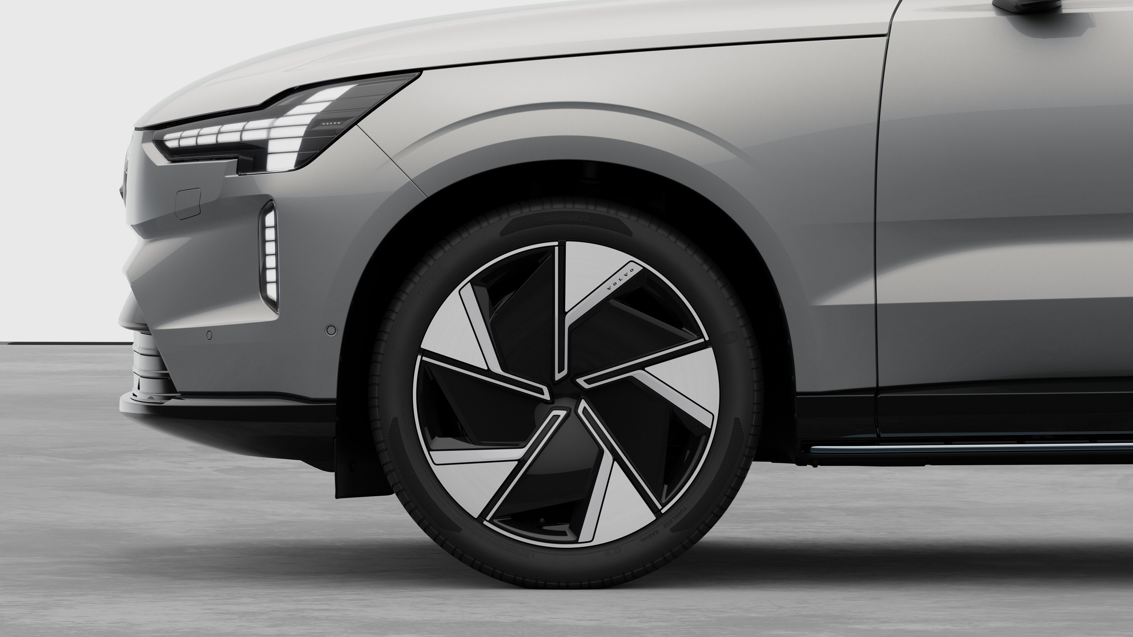 Exterior details frontrim