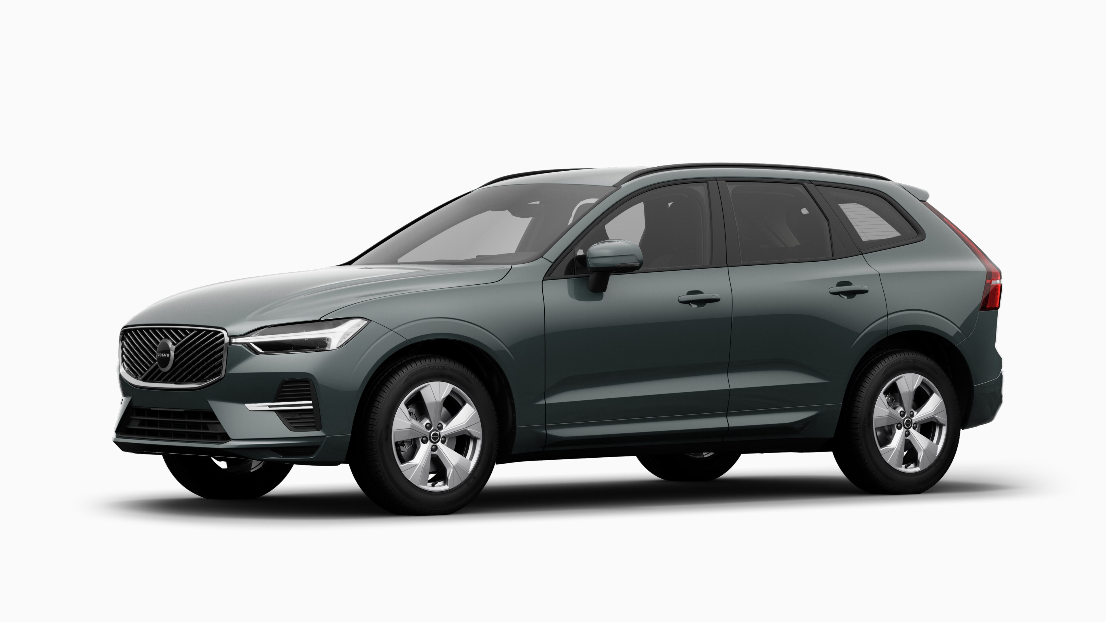 Extérieur d’une Volvo vue de trois quarts, arrière-plan uni d’un studio.