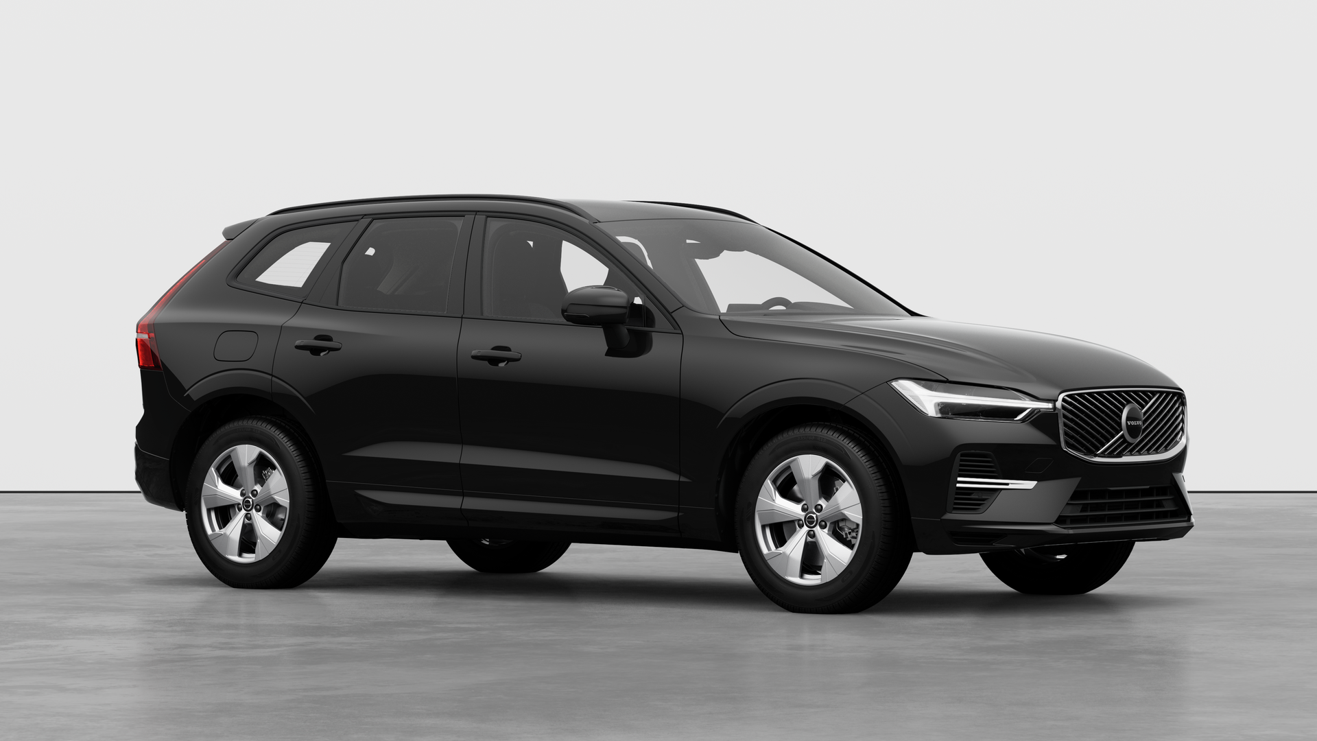 Extérieur d’une Volvo, vue de trois quarts sur un fond de studio uni.