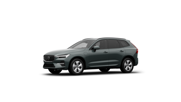 Vista exterior de três quartos do automóvel Volvo num fundo de estúdio simples.