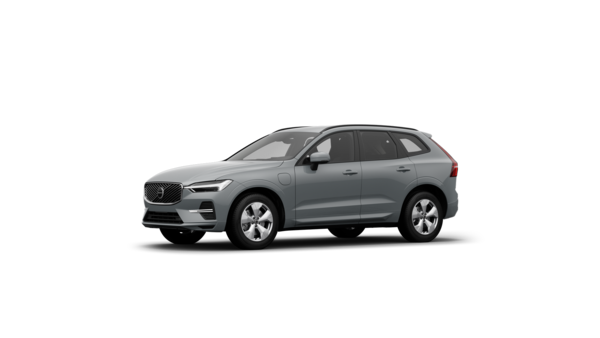 Vue de trois quarts de l’extérieur d’une Volvo sur un fond de studio uni.