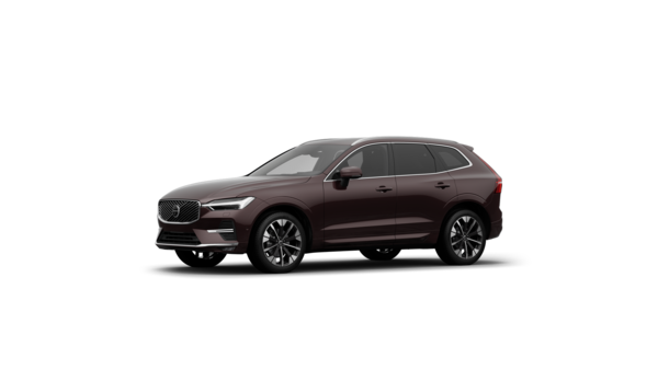 Pohľad na exteriér vozidla Volvo z troch štvrtín v jednoduchom prostredí štúdia.