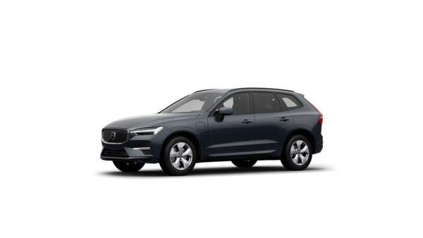 Vue de trois quarts de l’extérieur d’une Volvo sur un fond de studio uni.