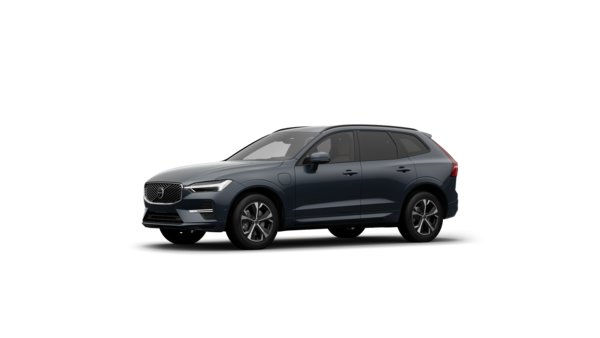 Vista exterior de três quartos do automóvel Volvo num fundo de estúdio simples.