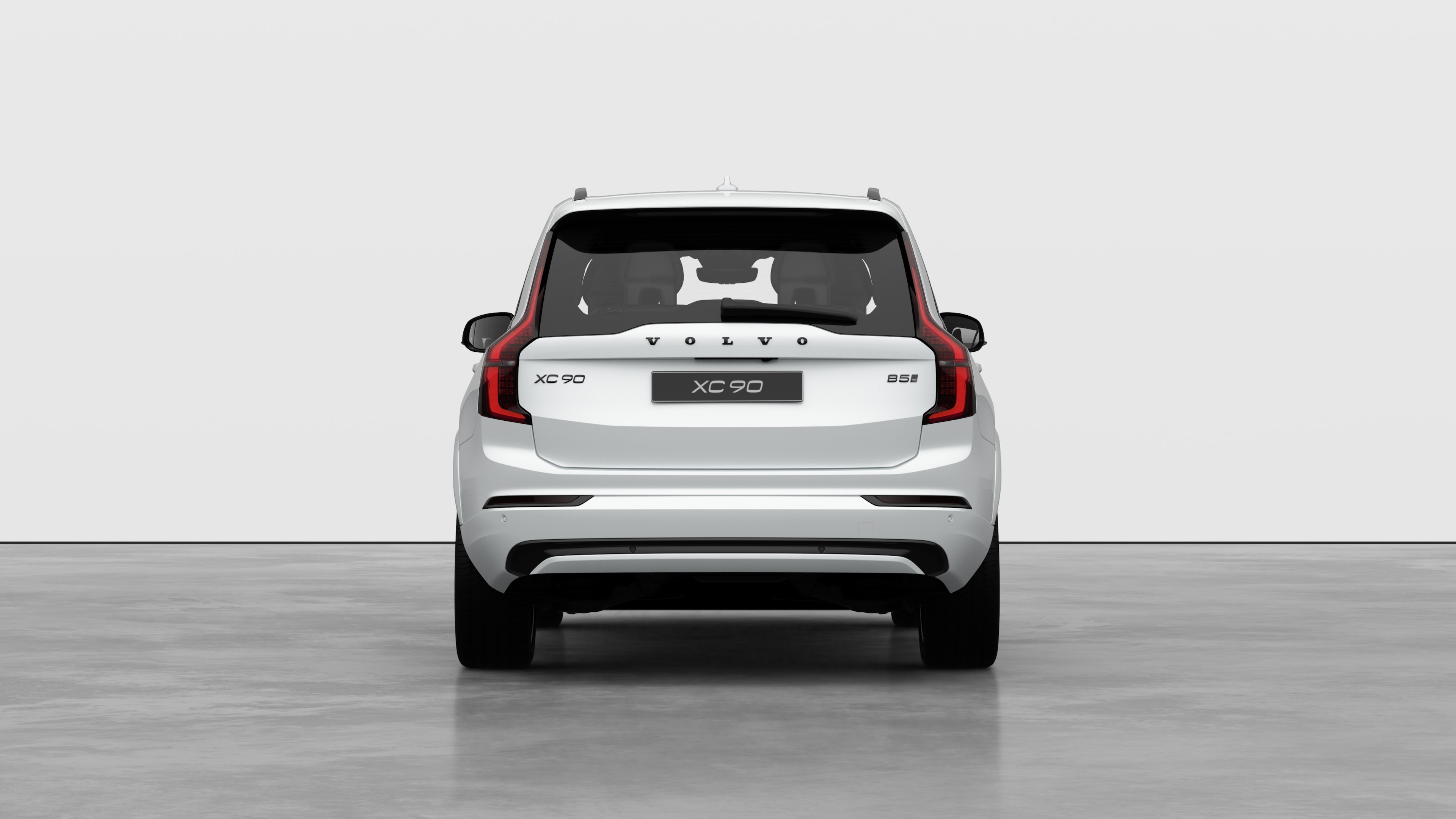 Heckansicht eines Volvo vor einem schlichten Studiohintergrund.