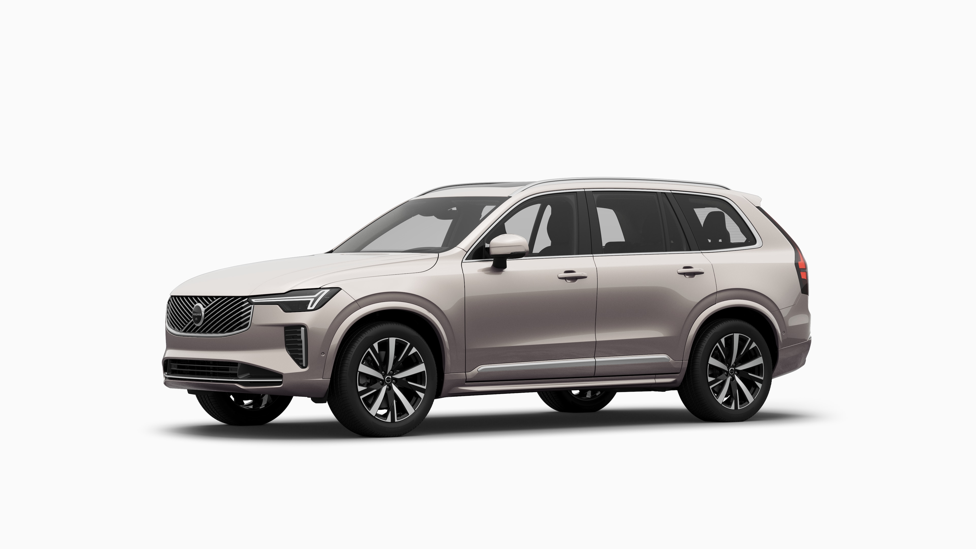 四分之三視圖中的 Volvo 汽車外觀,樸素的工作室背景。