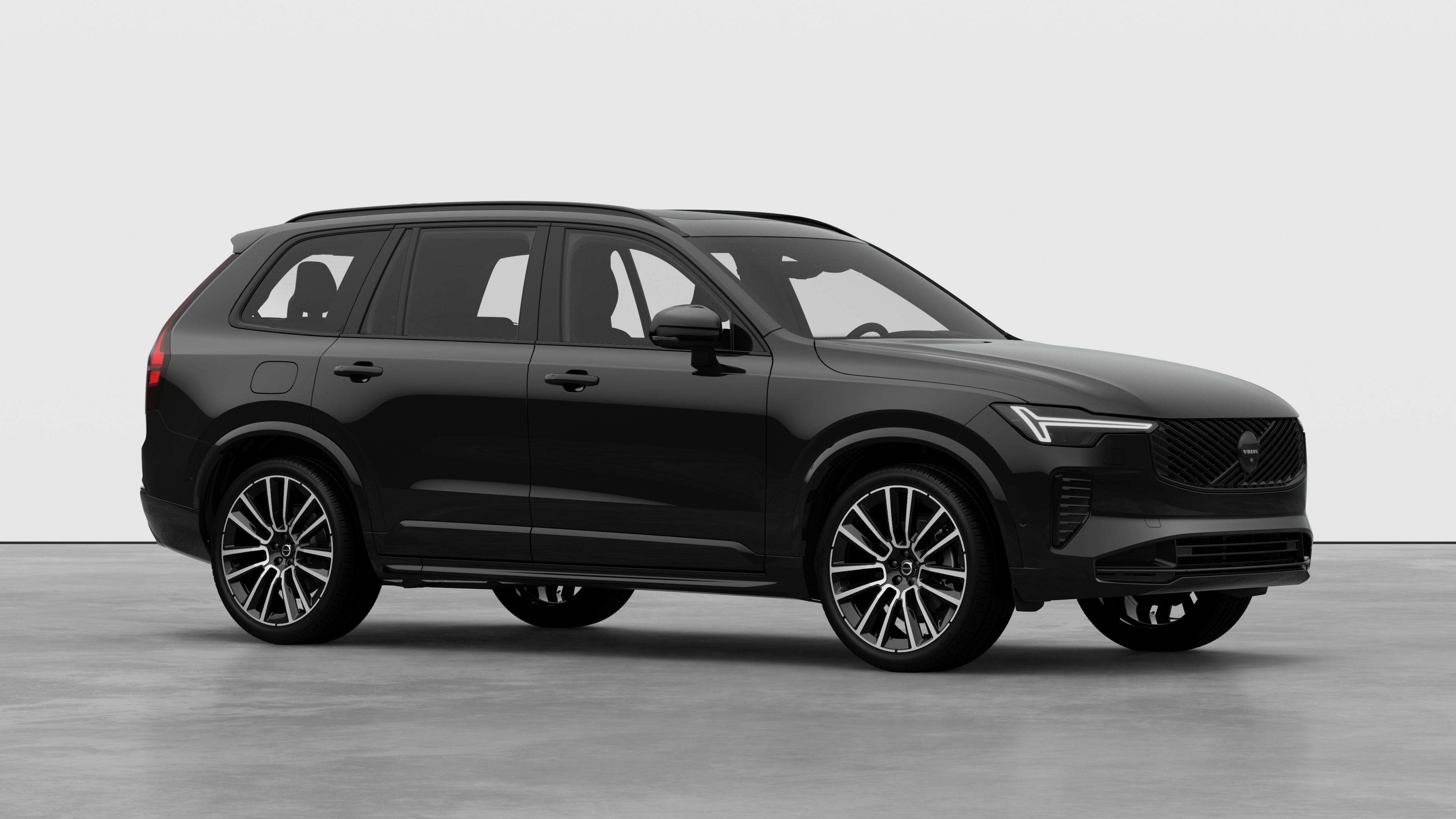 Buitenkant van een Volvo, driekwart aanzicht in een effen studioachtergrond.