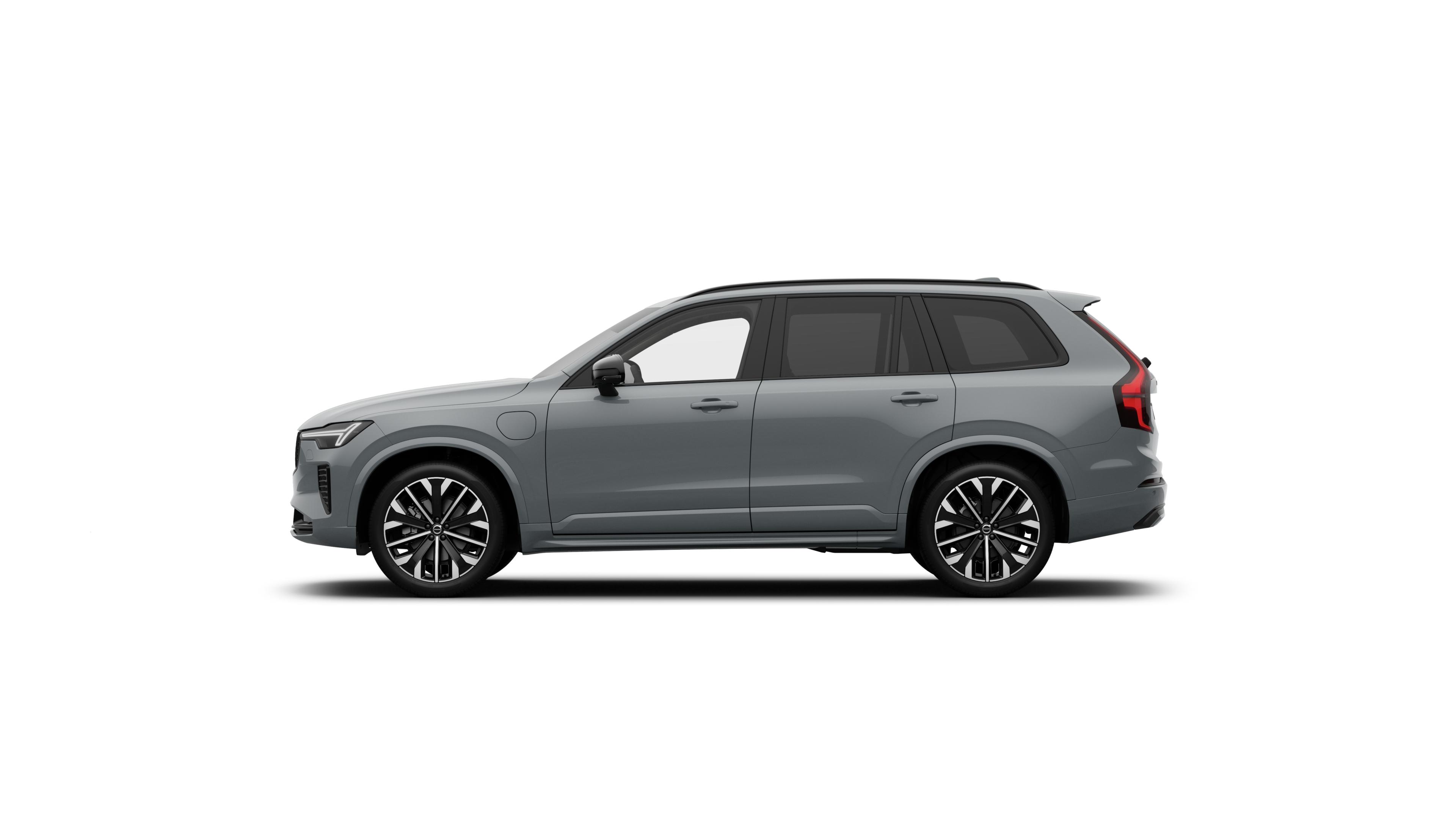 Vue latérale d’un XC90 Hybride rechargeable