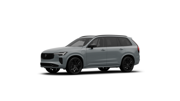 Vue de trois quarts de l’extérieur d’une Volvo sur un fond de studio uni.