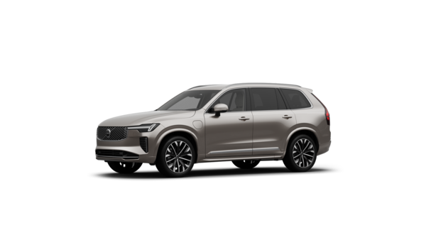 Tříčtvrteční pohled na exteriér vozu Volvo na jednoduchém pozadí studia.