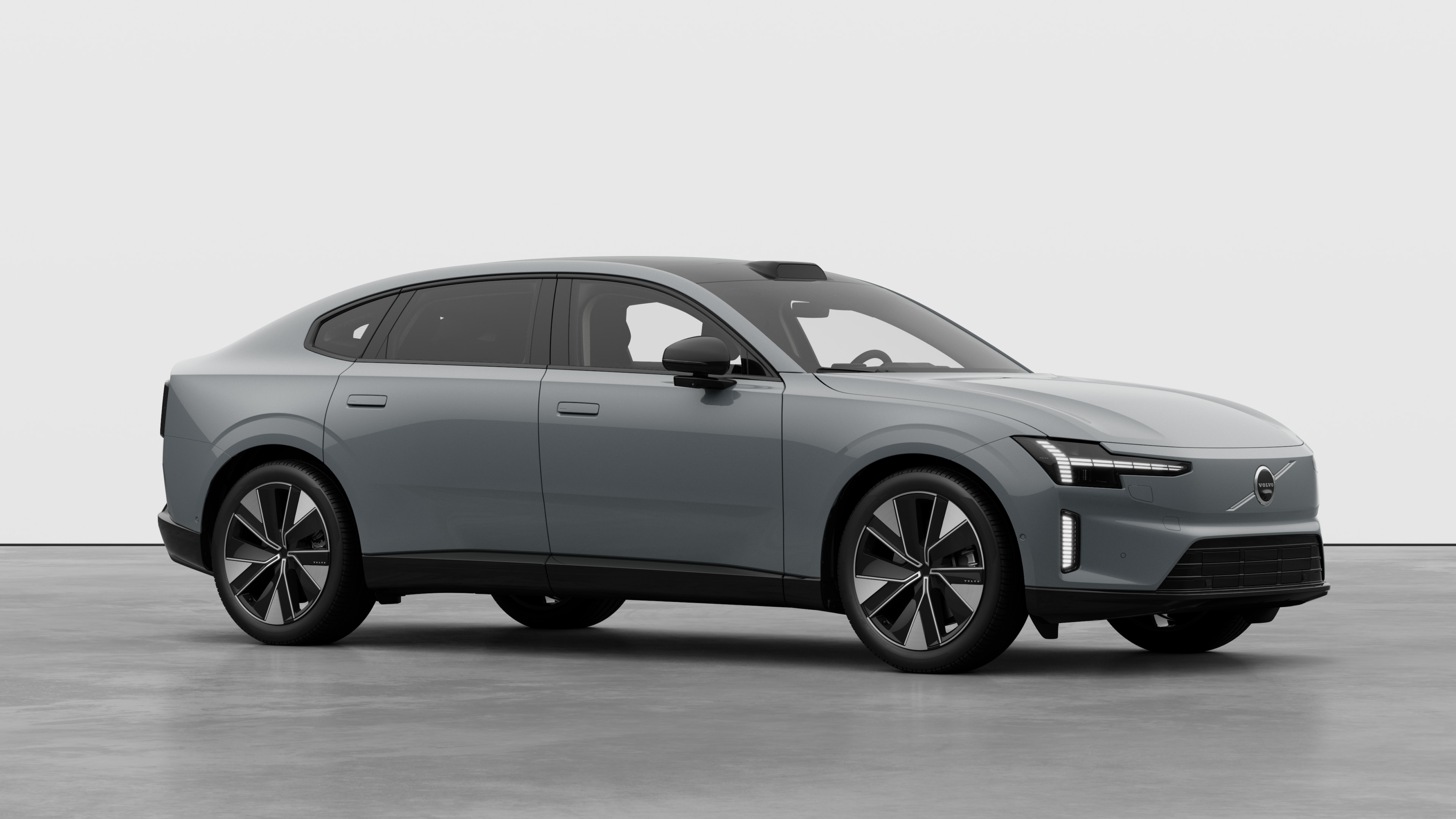 Volvobilens exteriör, trekvartsvy i en vanlig studiobakgrund.