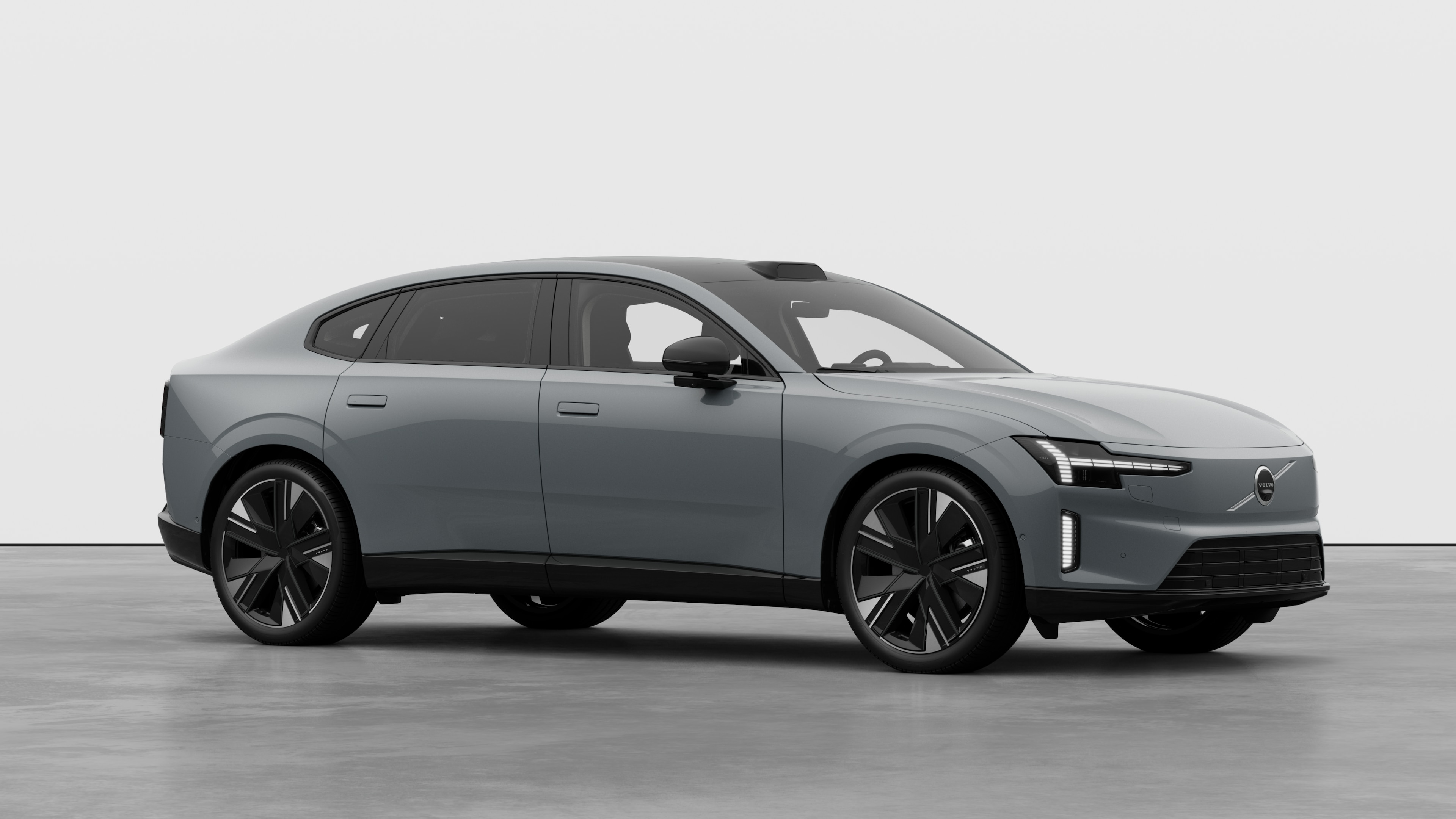 Volvobilens exteriör, trekvartsvy i en vanlig studiobakgrund.