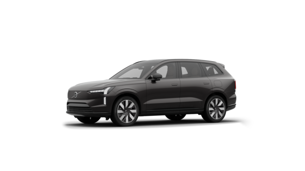 Driekwart aanzicht van de buitenkant van een Volvo in een effen studioachtergrond.