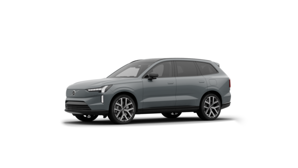 Driekwart aanzicht van de buitenkant van een Volvo in een effen studioachtergrond.