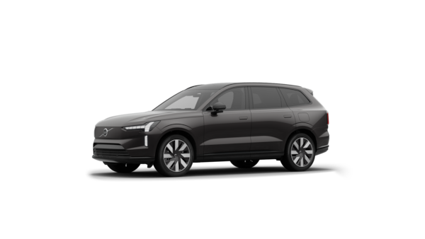 Driekwart aanzicht van de buitenkant van een Volvo in een effen studioachtergrond.