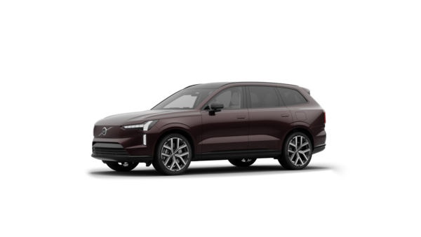 Trekvartsvy av Volvo-bilens exteriör i en vanlig studiobakgrund.