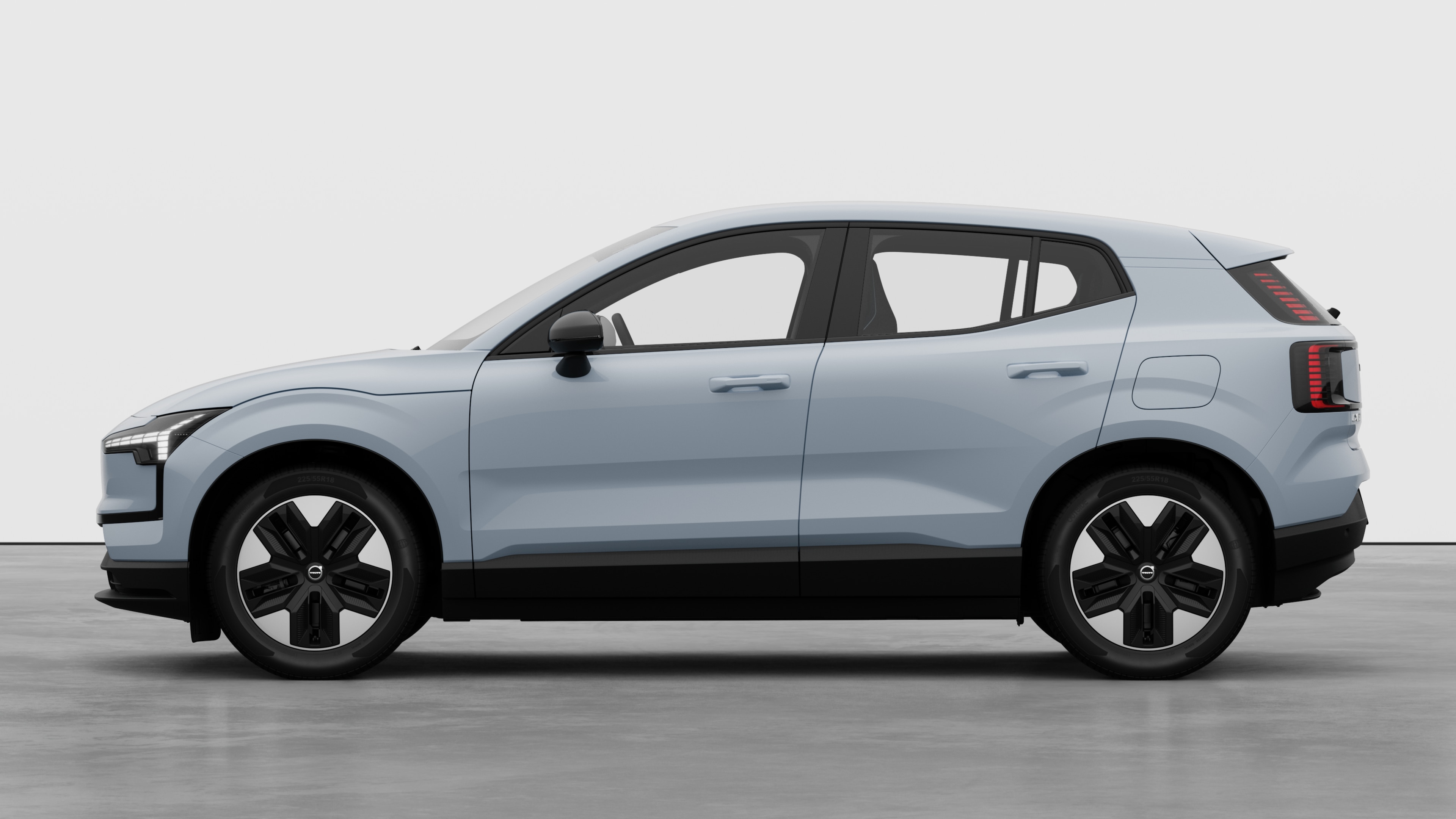 Volvo vue latérale sur un fond de studio. Aucun détail ou identifiant supplémentaire n’est présent.