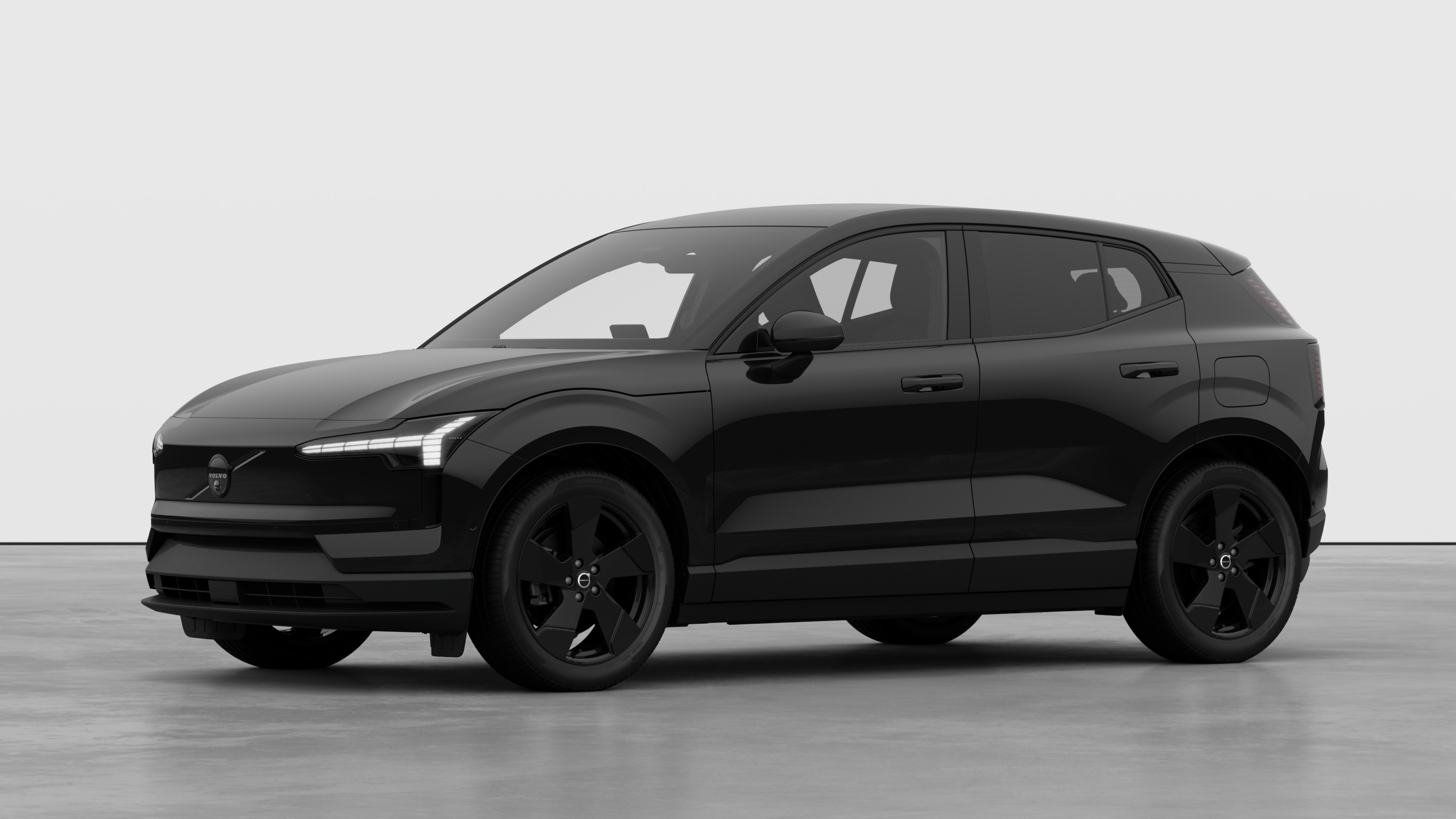 Volvo-bilens eksteriør i trekvartvisning, almindelig studiebaggrund.
