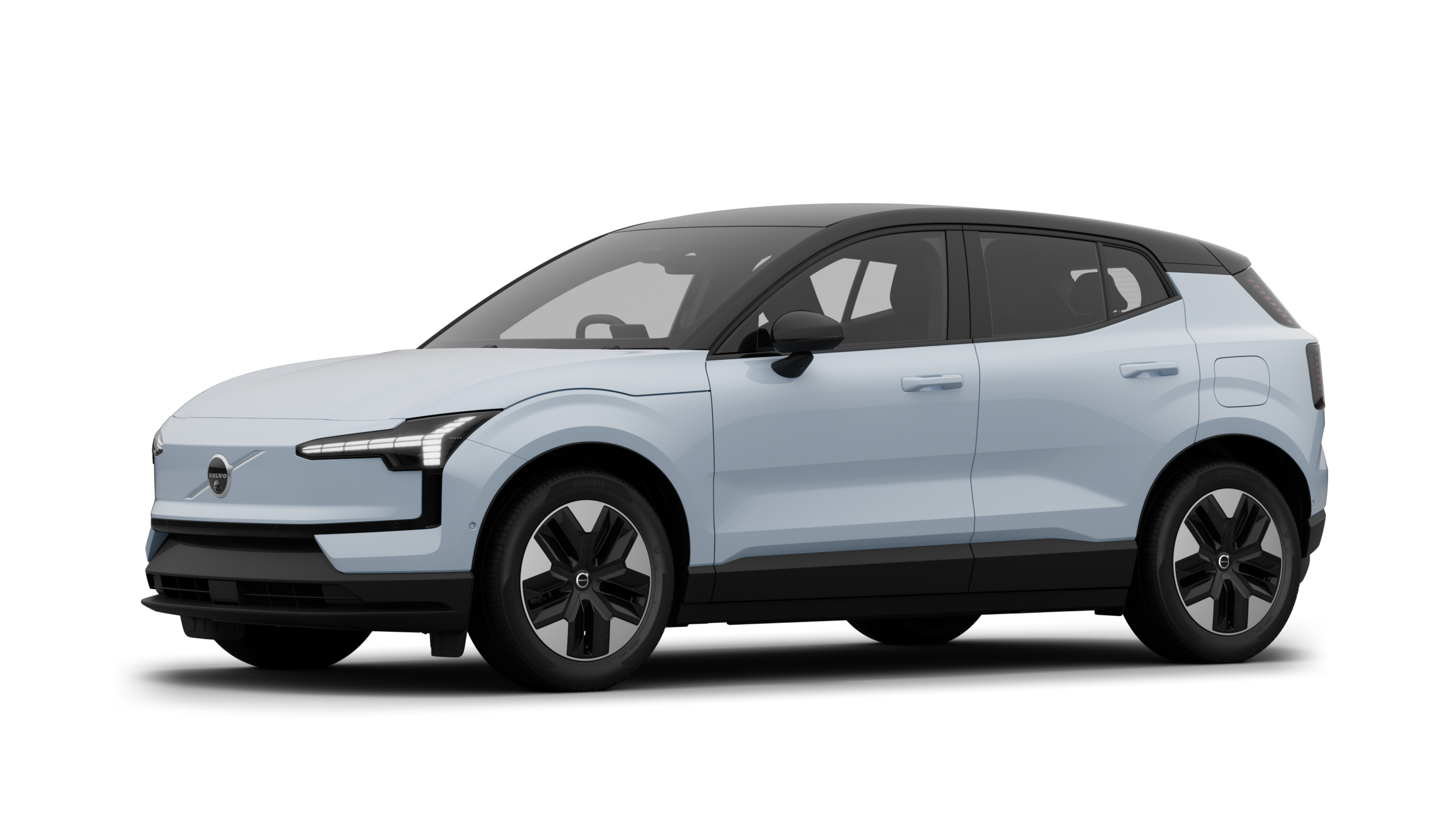 無地のスタジオ背景に、3/4ビューのボルボ車のエクステリア。