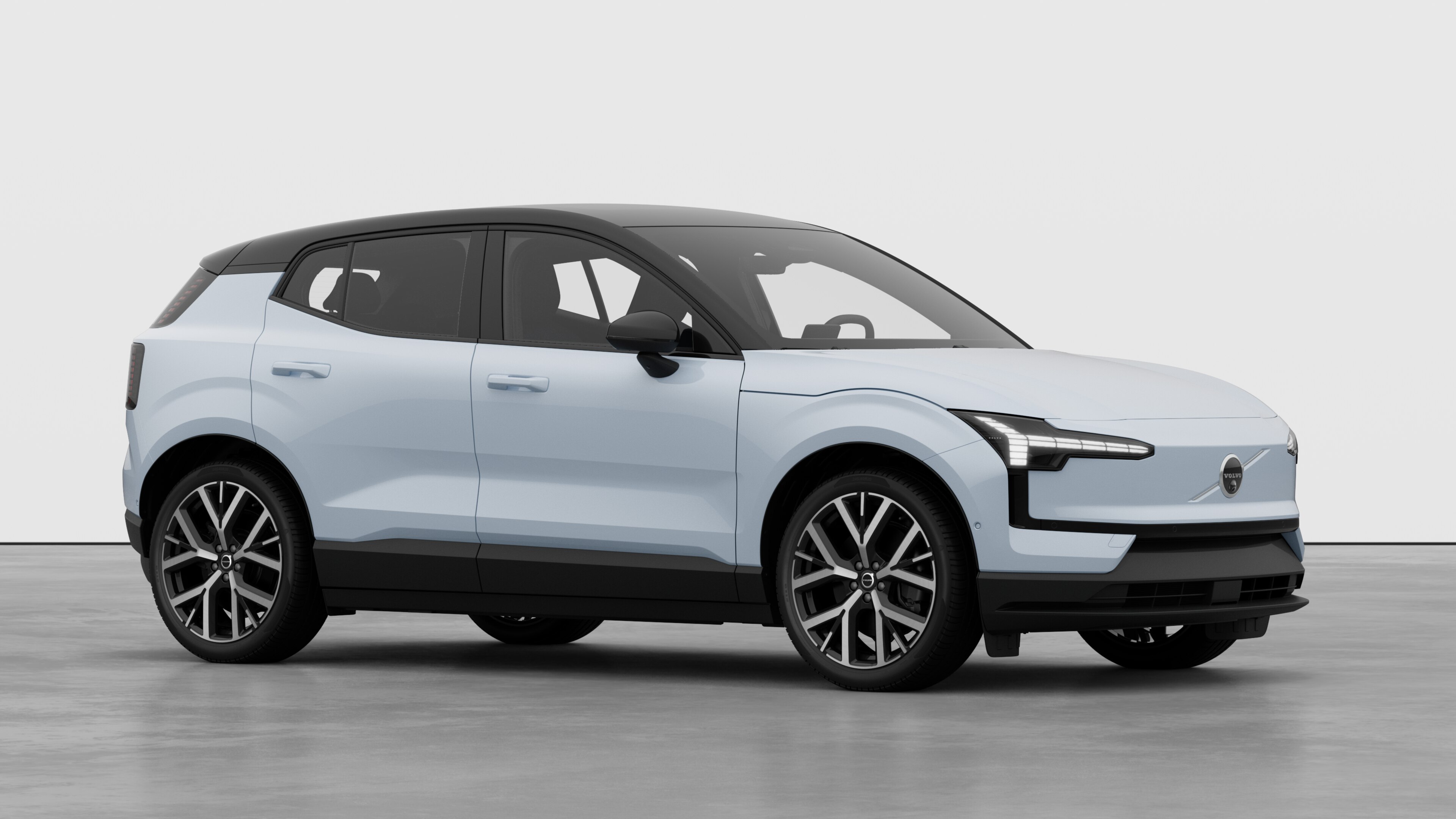 Buitenkant van een Volvo, driekwart aanzicht in een effen studioachtergrond.