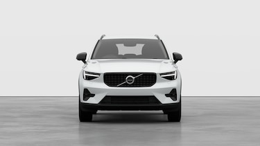 Image two of this Volvo XC40 Estate 2.0 B3P Plus Dark 5dr Auto in Crystal White