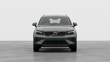 Image two of this Volvo XC40 Estate 2.0 B4P Ultra Bright 5dr Auto in Forest Lake