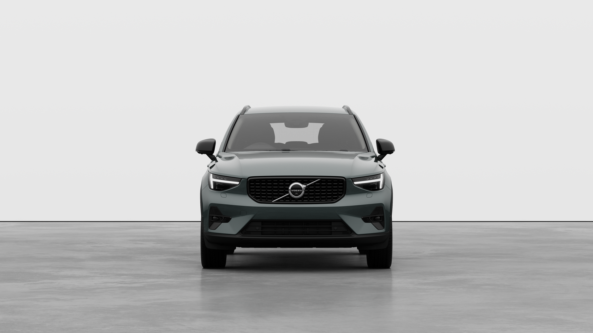  VOLVO XC40 2.0 B3P Plus Dark 5dr Auto