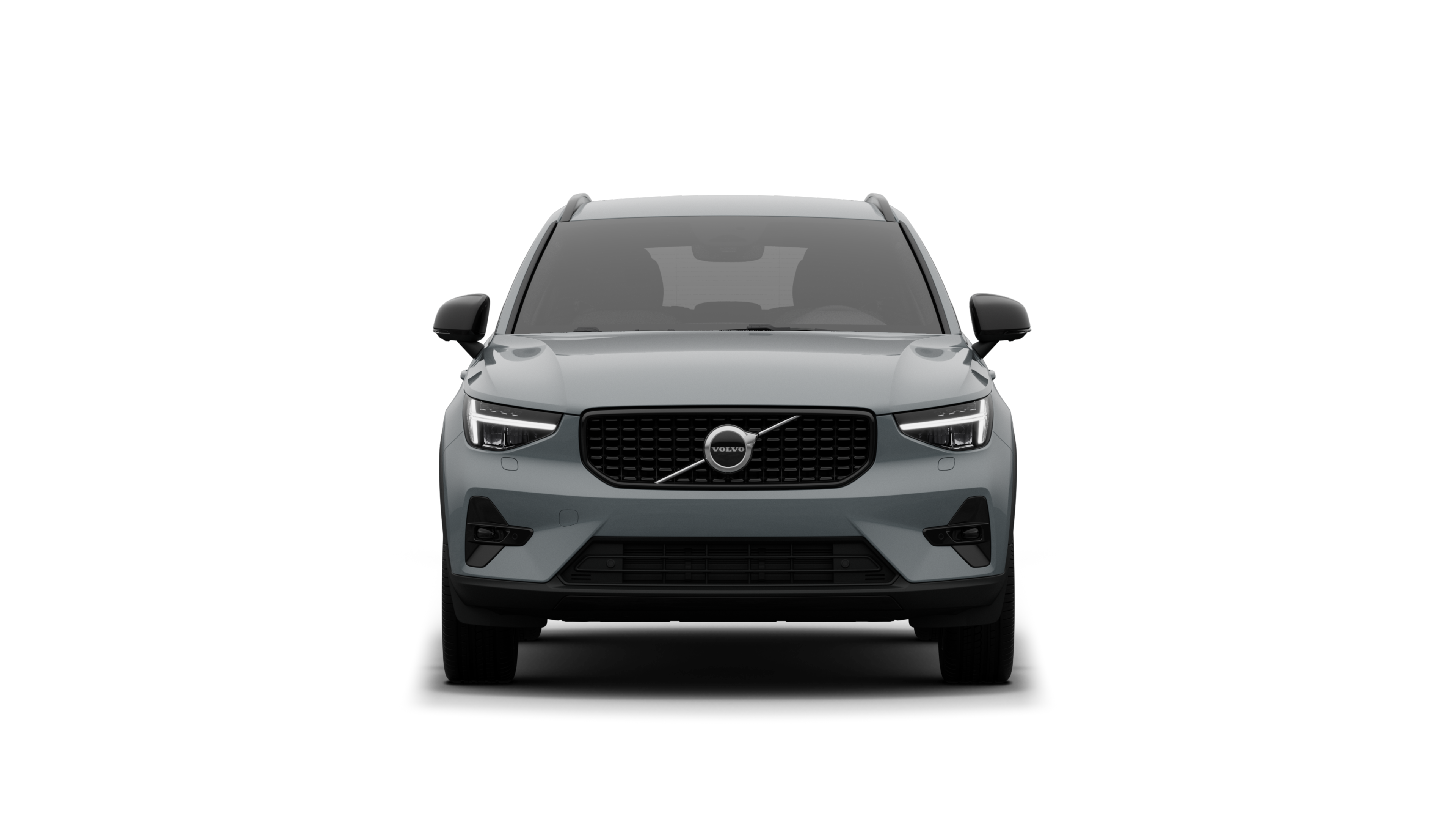 Vy framifrån av en Volvobil i en vanlig studiobakgrund.