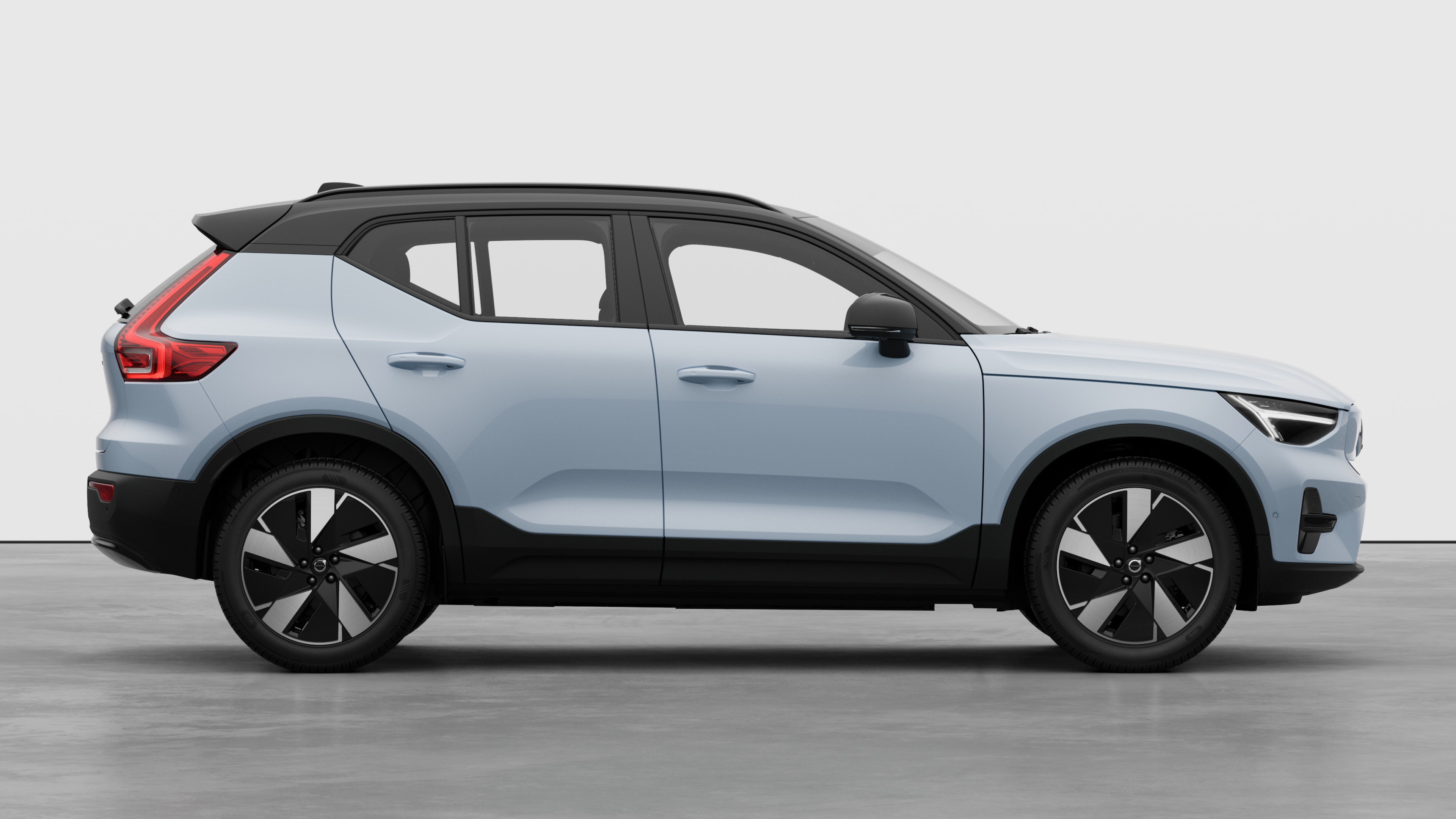 Exterior studio side right