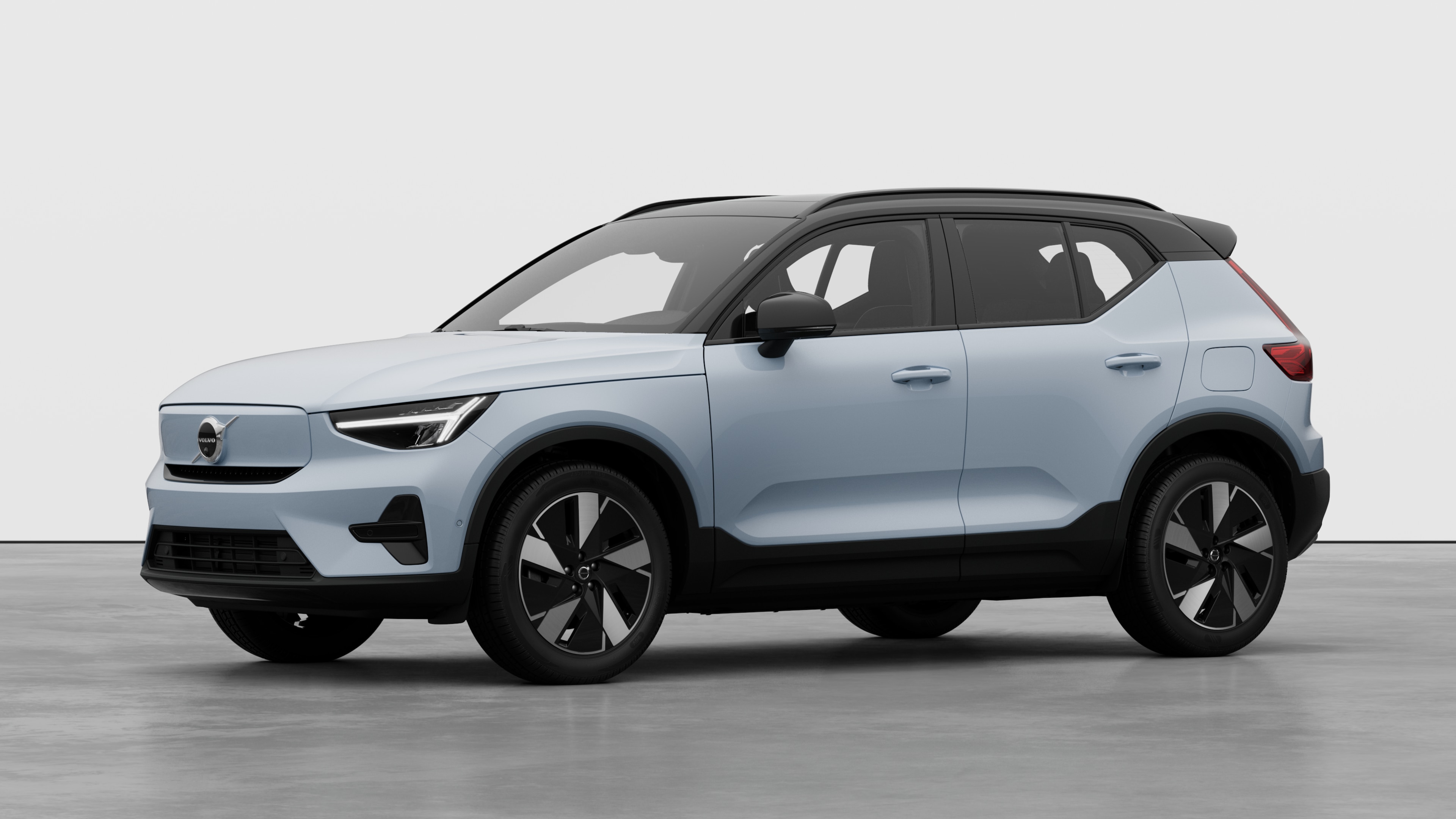 Nadwozie samochodu Volvo w trzech czwartych, zwykłe tło studia