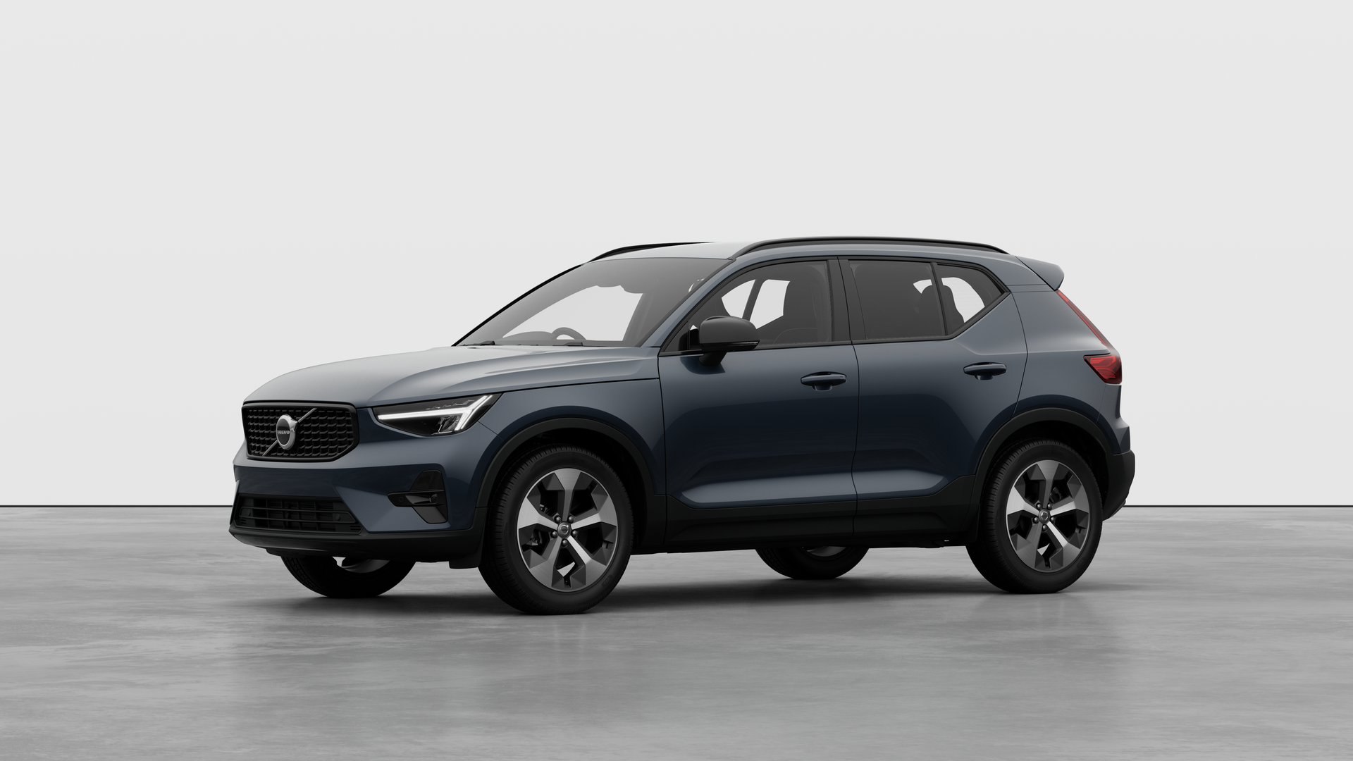  VOLVO XC40 2.0 B4P Plus Dark 5dr Auto
