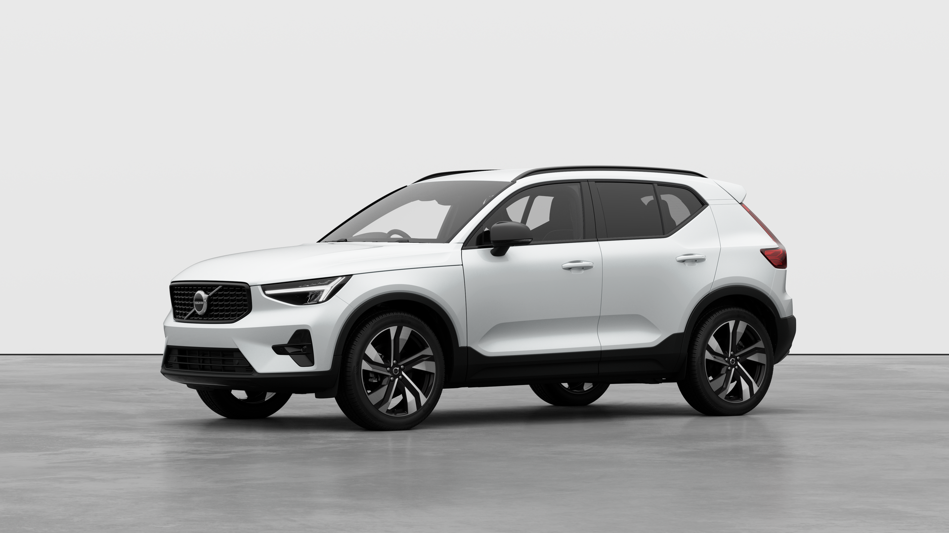  VOLVO XC40 2.0 B3P Plus Dark 5dr Auto