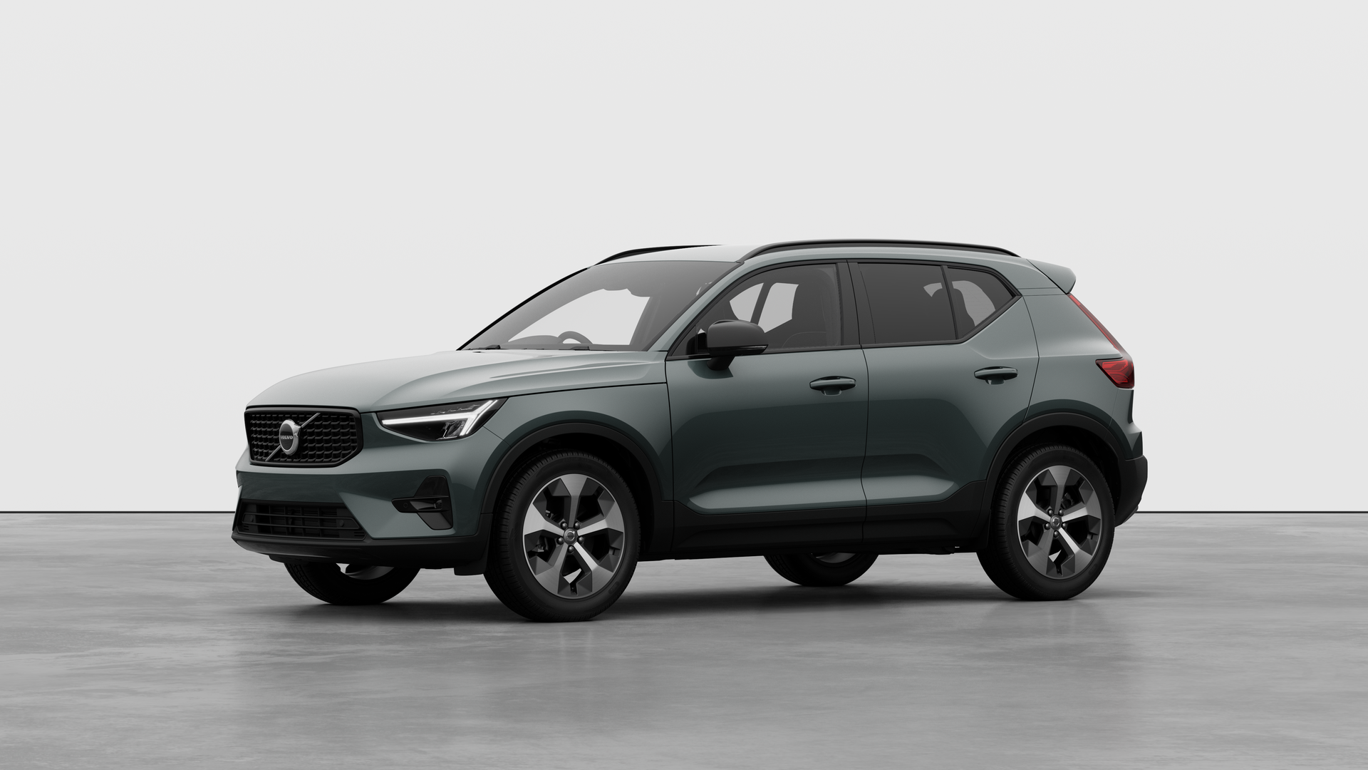  VOLVO XC40 2.0 B4P Plus Dark 5dr Auto