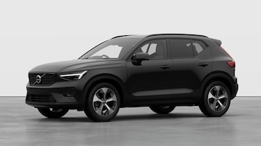 Volvo XC40 Estate 2.0 B3P Plus Dark 5dr Auto in Onyx Black