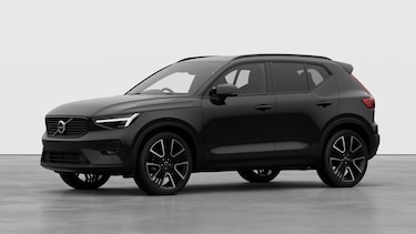 Volvo XC40 Estate 2.0 B3P Ultra Dark 5dr Auto in Onyx Black