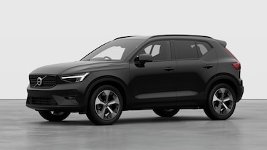 Volvo XC40 Estate 2.0 B3P Plus Dark 5dr Auto in Onyx Black