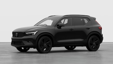 Volvo XC40 Estate 2.0 B4P Plus Black Edition 5dr Auto in Onyx Black