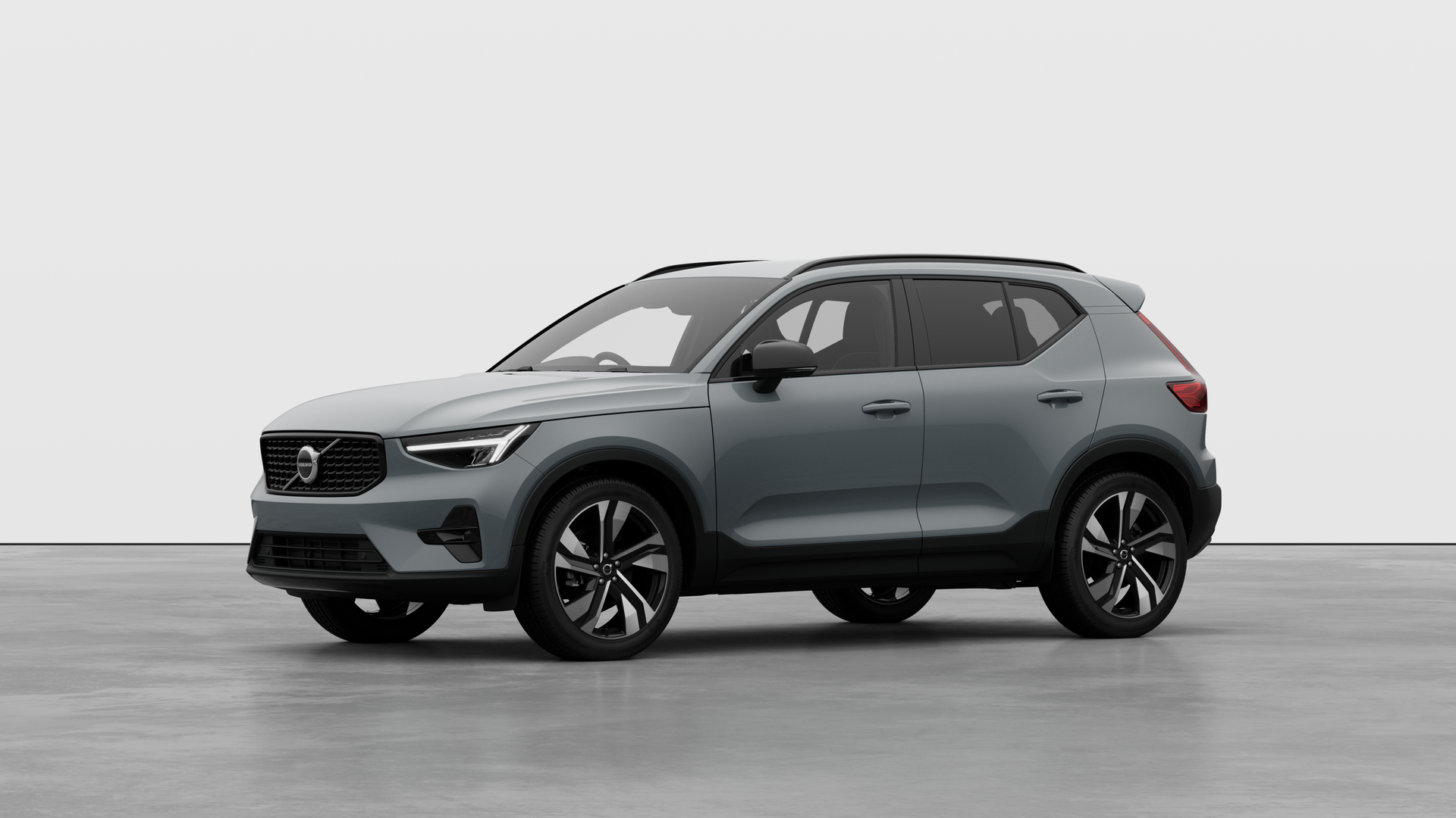  VOLVO XC40 2.0 B3P Plus Dark 5dr Auto