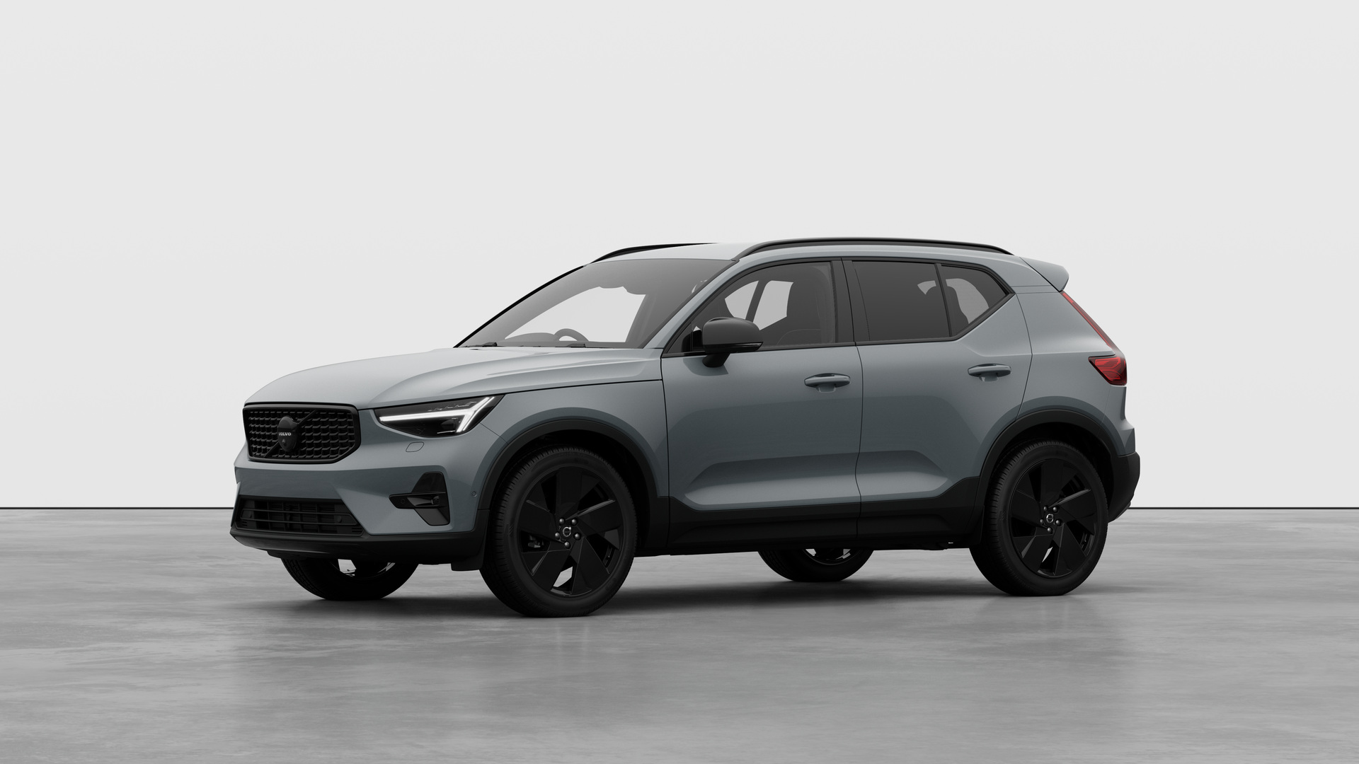  VOLVO XC40 2.0 B4P Plus Black Edition 5dr Auto