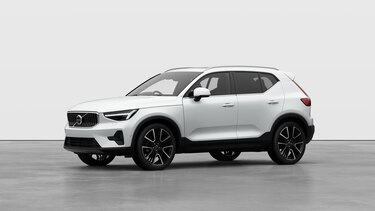 Volvo XC40 Estate 2.0 B4P Ultra Bright 5dr Auto in Crystal White