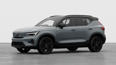 Exterior Studio Three Quarters Front Left