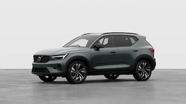 Volvo XC40 Estate 2.0 B3P Ultra Dark 5dr Auto in Forest Lake