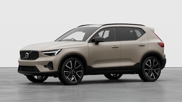 Volvo XC40 Estate 2.0 B4P Ultra Dark 5dr Auto in Sand Dune