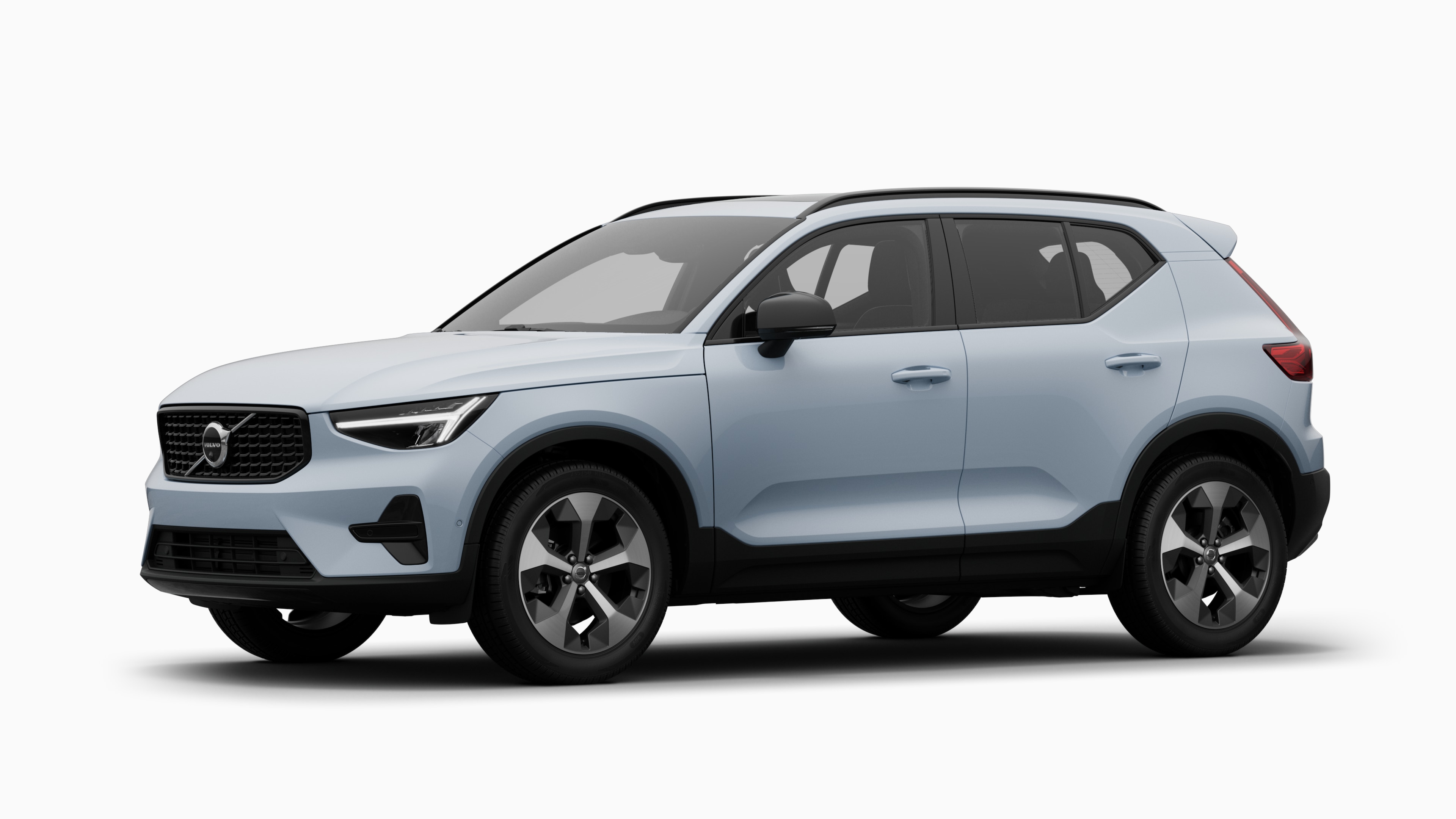 Exteriorul mașinii Volvo într-o vedere pe trei sferturi, fundal simplu de studio.