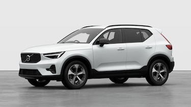 Volvo XC40 Estate 2.0 B3P Plus Dark 5dr Auto in Crystal White