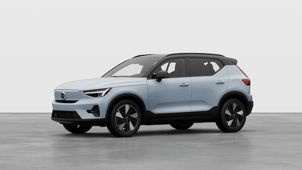 https://wizz.volvocars.com/images/2026/536/exterior/studio/threeQuartersFrontLeft/exterior-studio-threeQuartersFrontLeft_C36C74F79B221D6542079C98835BD11E684D89C0.png?client=homepage&w=600